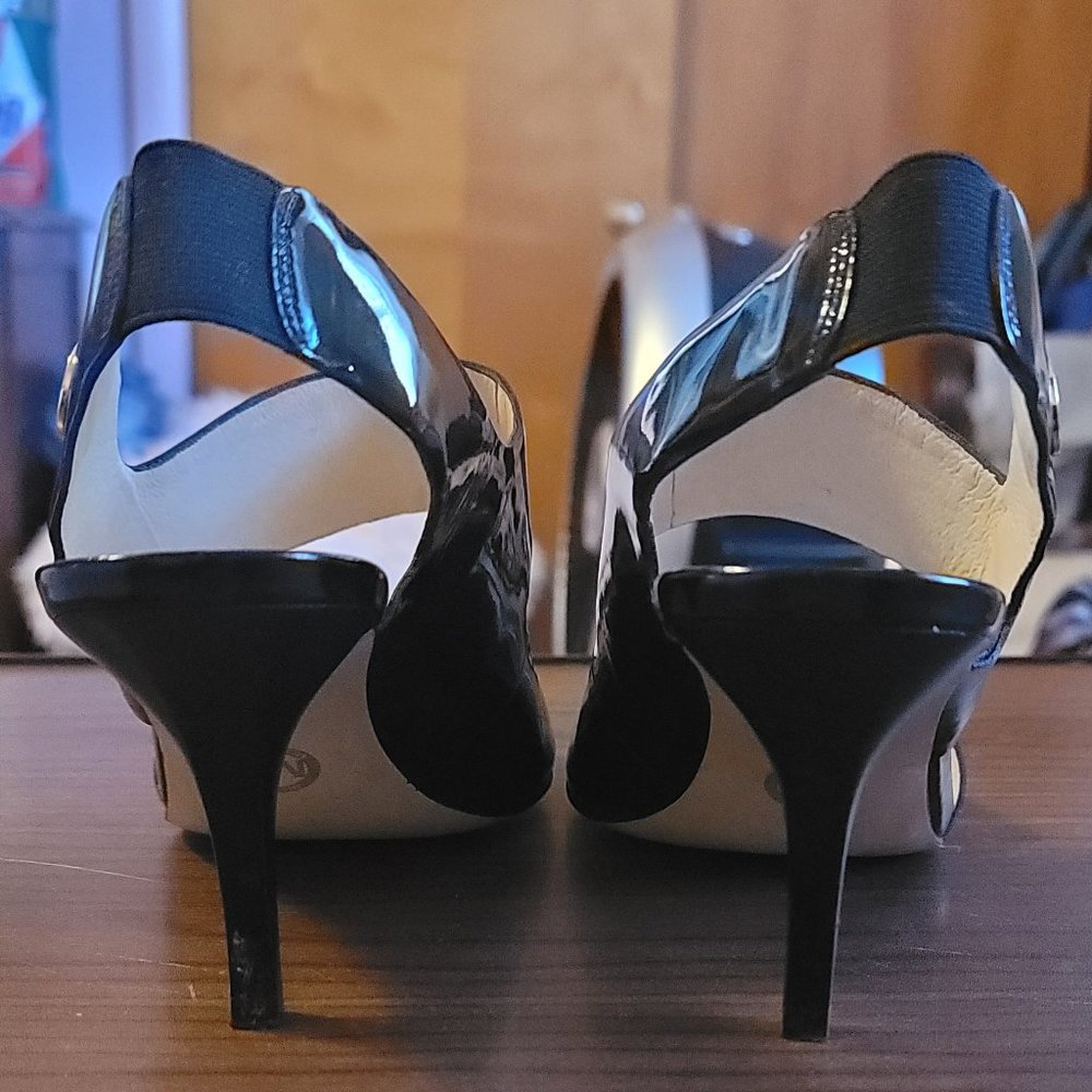 Michael Kors Sandals - Picture 5 of 6